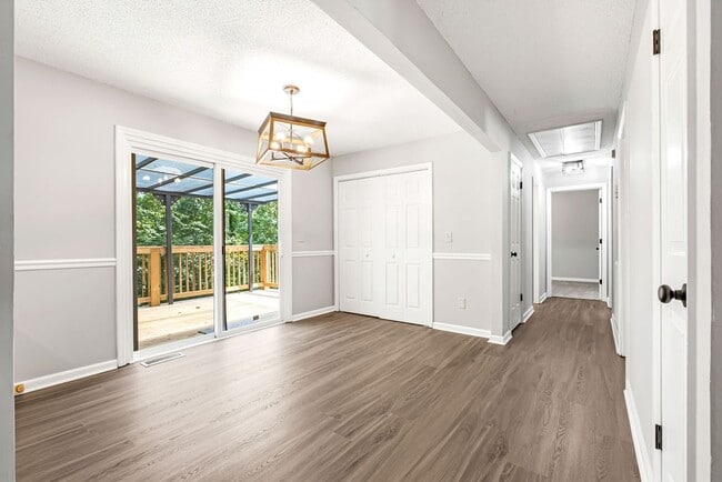 Building Photo - 1703 Winding Way Dr