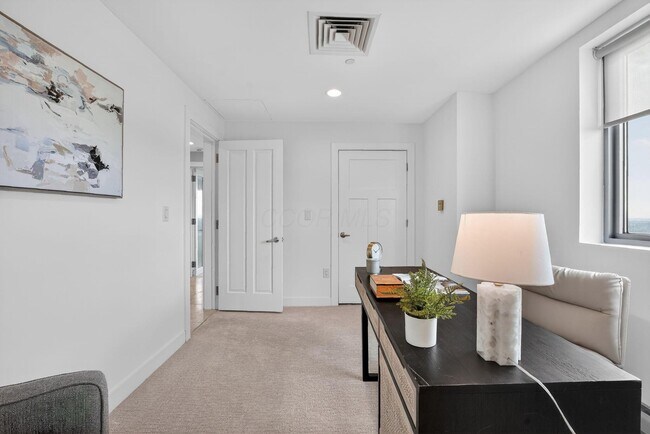Building Photo - 1 Miranova Pl