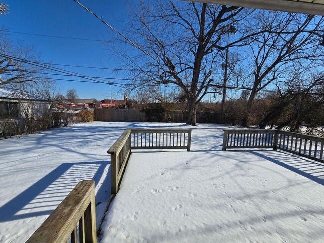 Building Photo - Updated 3 bedroom home located off Bardstown Rd!