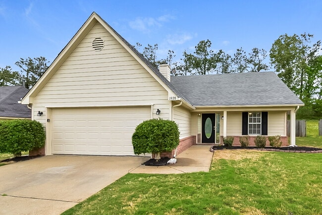 Building Photo - 1928 Thomas St