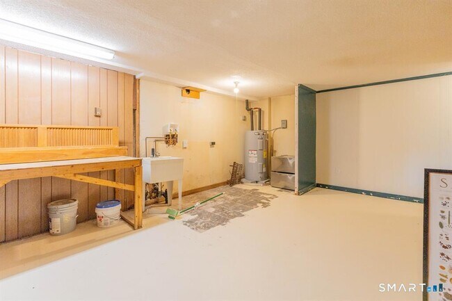 Building Photo - 3 Pebblestone Cir