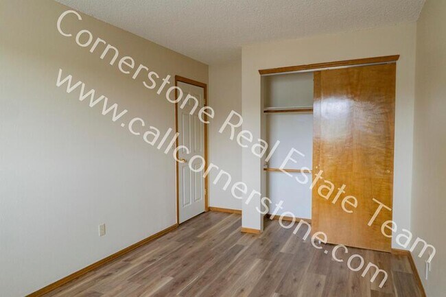 Building Photo - 3050 Haystack Dr