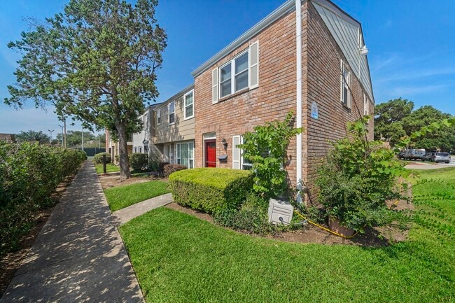 Building Photo - 1227 Country Pl Dr