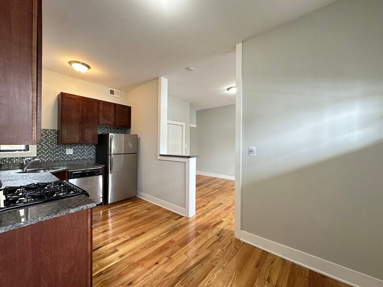 Building Photo - 374 Park Ave