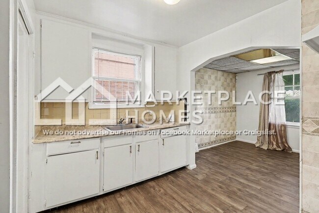 Building Photo - 18675 Forrer St