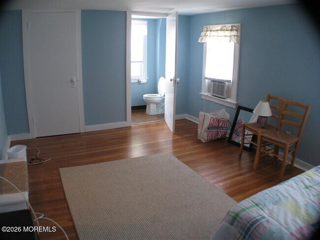 Building Photo - 642 Morford Ave