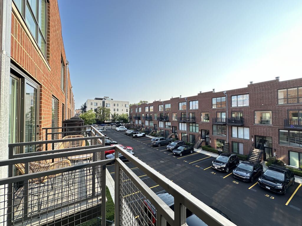 Building Photo - 949 W Grace St