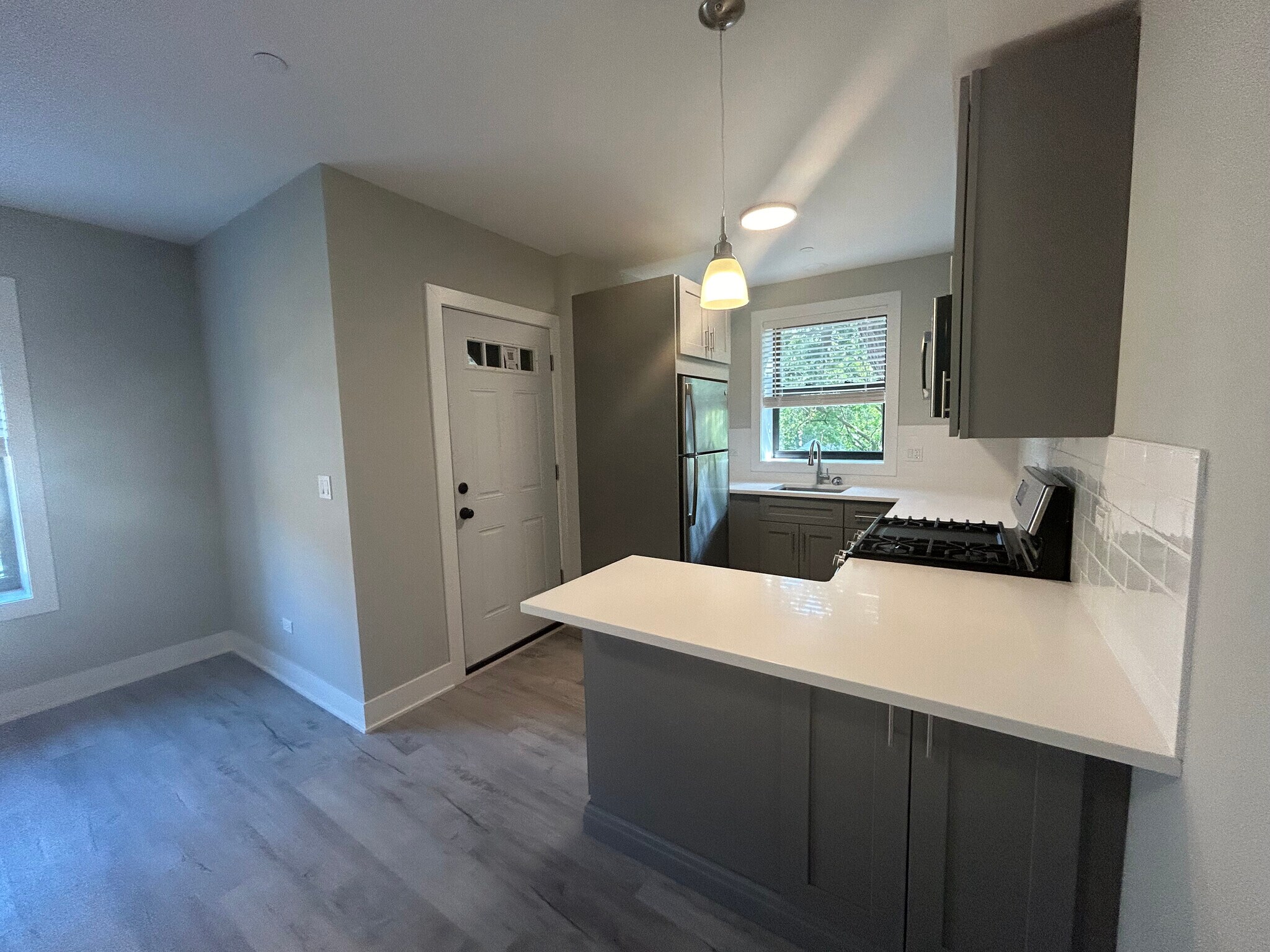 Building Photo - 1131 Oak Ave