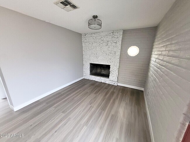 Building Photo - 2609 W McLellan Blvd