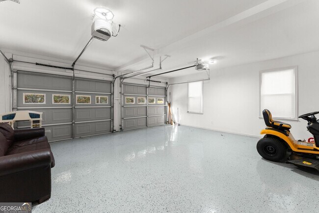 Building Photo - 2160 Robin Hood Trail