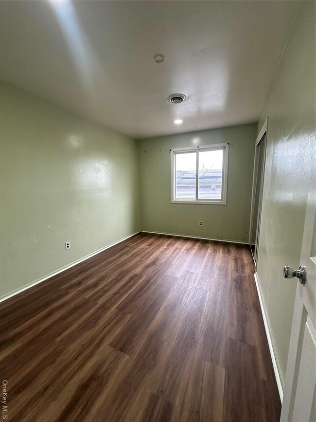 Building Photo - 69 Gerow Ave