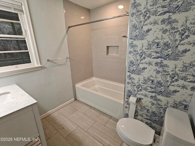 Building Photo - 1447 Lawrence Pl