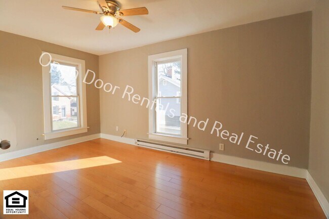 Building Photo - 1905 Hillside Ave