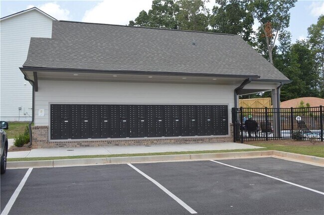 Building Photo - 5348 Fox Hl Ln