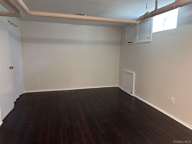 Building Photo - 154 Grant Ave