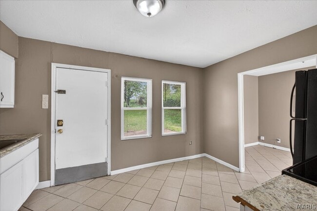 Building Photo - 6018 Evergreen Blvd