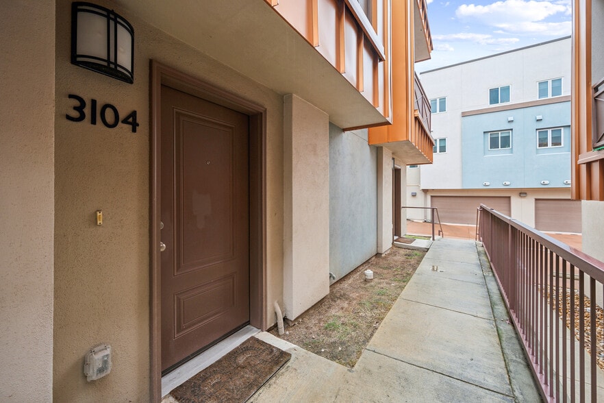 Front Door - 2827 Manor Rd