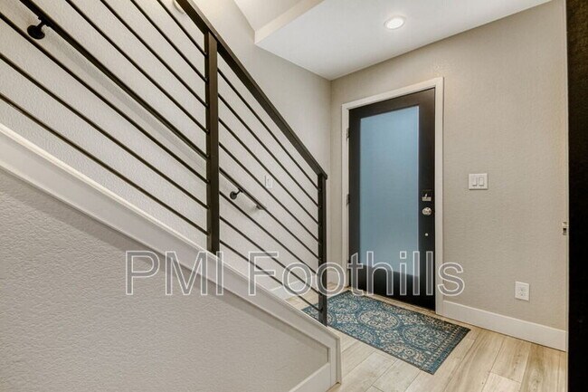 Building Photo - 1611 N Harlan St