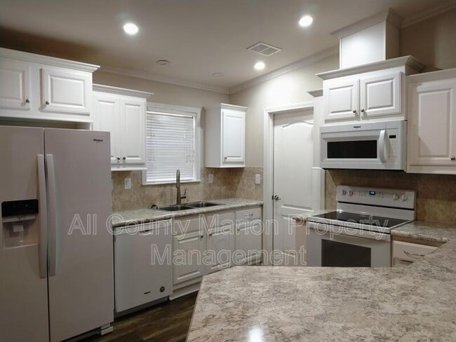 Building Photo - 23031 NE 112th Court Rd