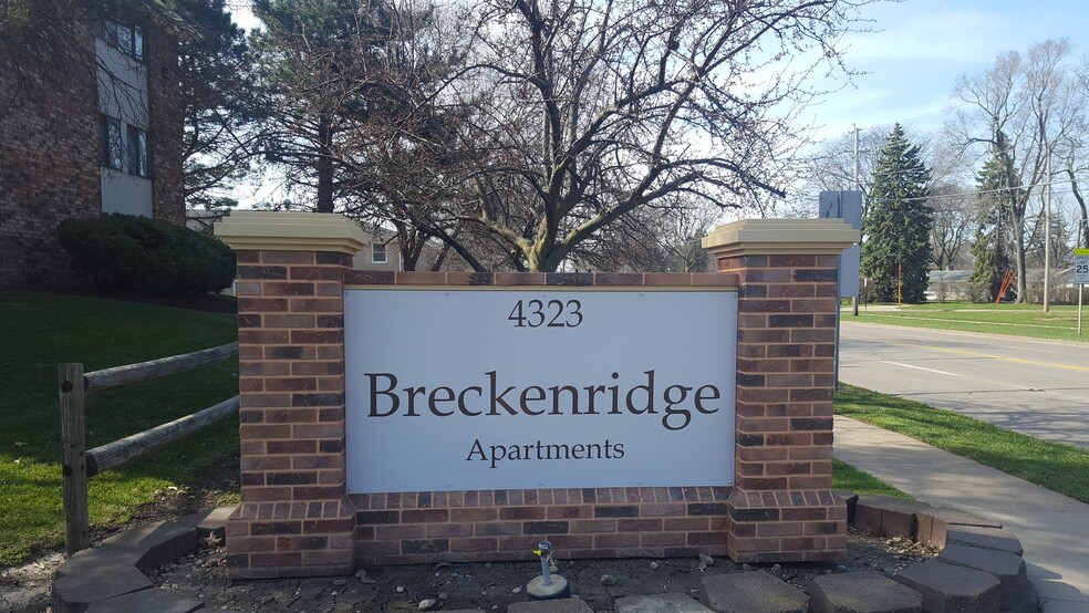 Primary Photo - Breckenridge Apartments