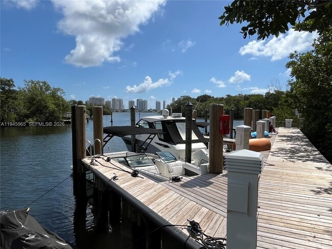 Building Photo - 16385 Biscayne Blvd