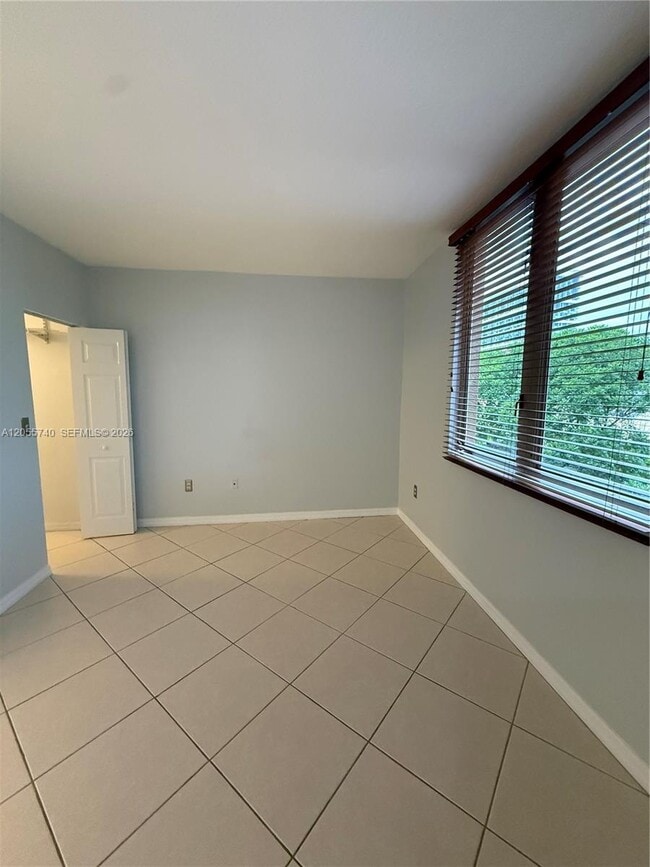 Building Photo - 2630 SW 28th St