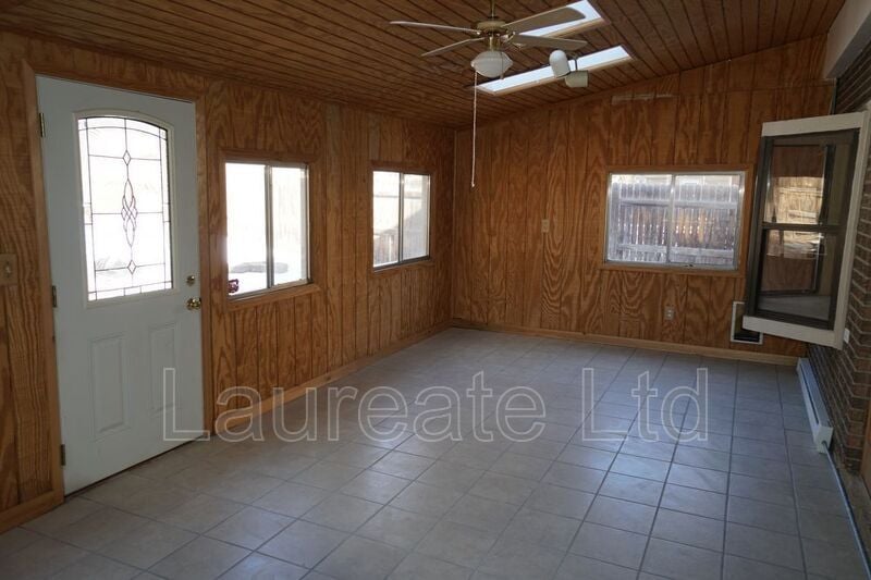 Building Photo - 1853 S Oakland St