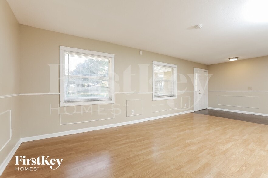 Building Photo - 240 Donegal Ave