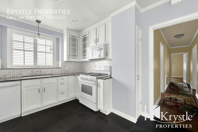Building Photo - 110 Camino Alto