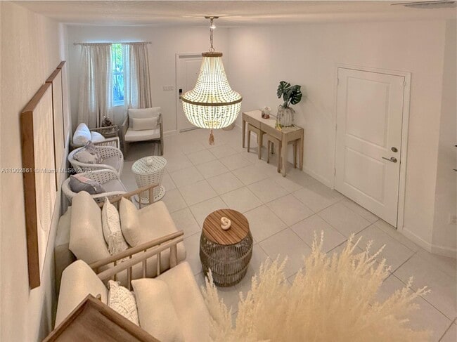 Building Photo - 1060 SE 26th Ter