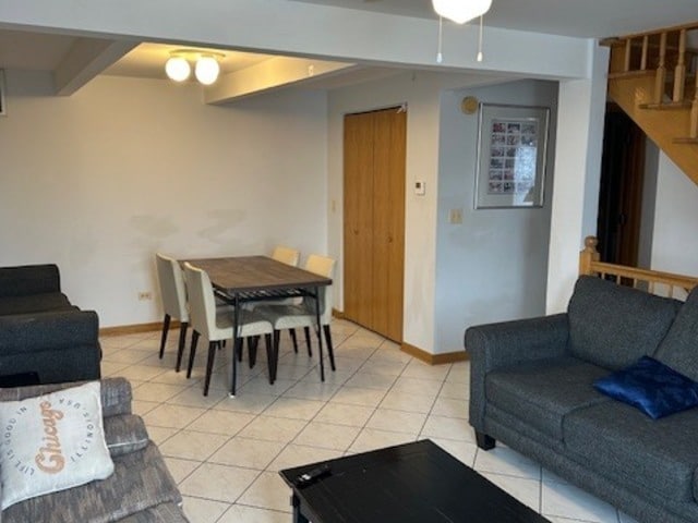 Building Photo - 915 E Oakton St