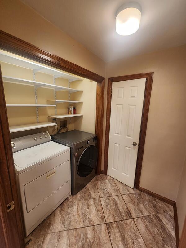 Building Photo - 720 Aguila Dr