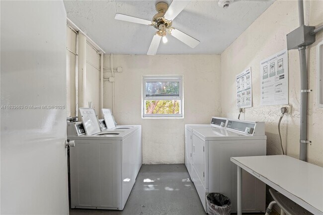 Building Photo - 2671 S Course Dr