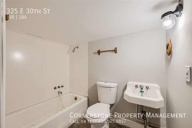 Building Photo - 325 E 30th St