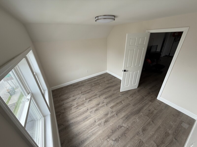 Building Photo - 20 Colman St