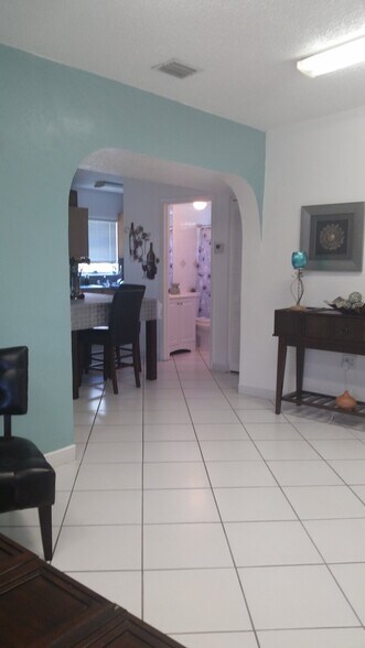 Building Photo - 11455 SW 82nd Ave