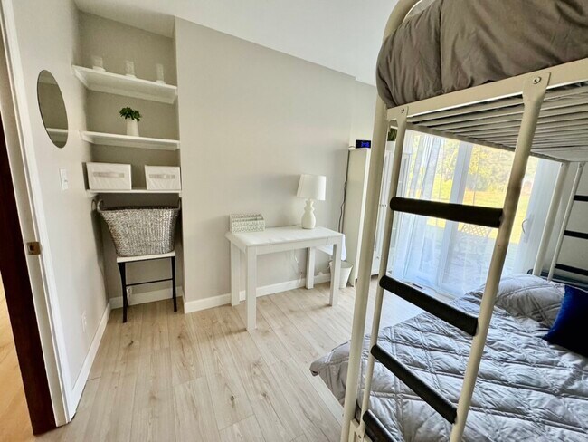 Building Photo - 61 Southgate Course