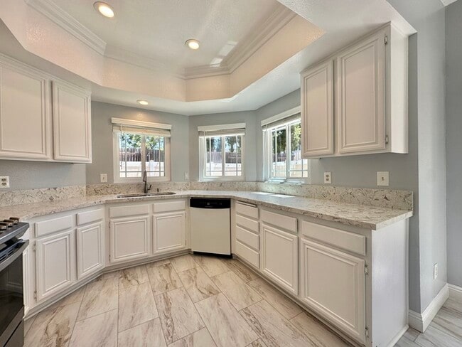 Building Photo - Spacious Updated Home In Desirable 92029 I...