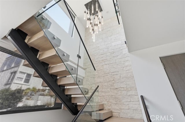 Building Photo - 300 25th St