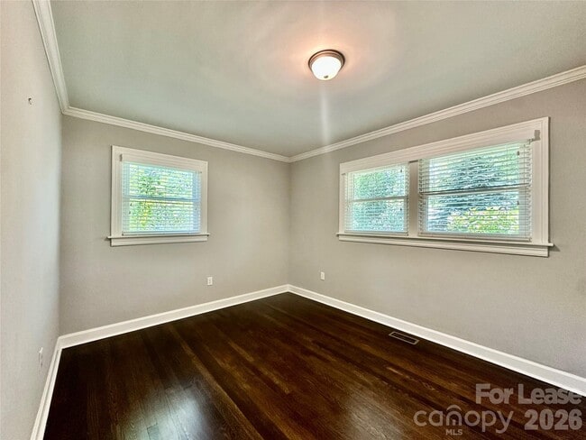 Building Photo - 710 Neil St