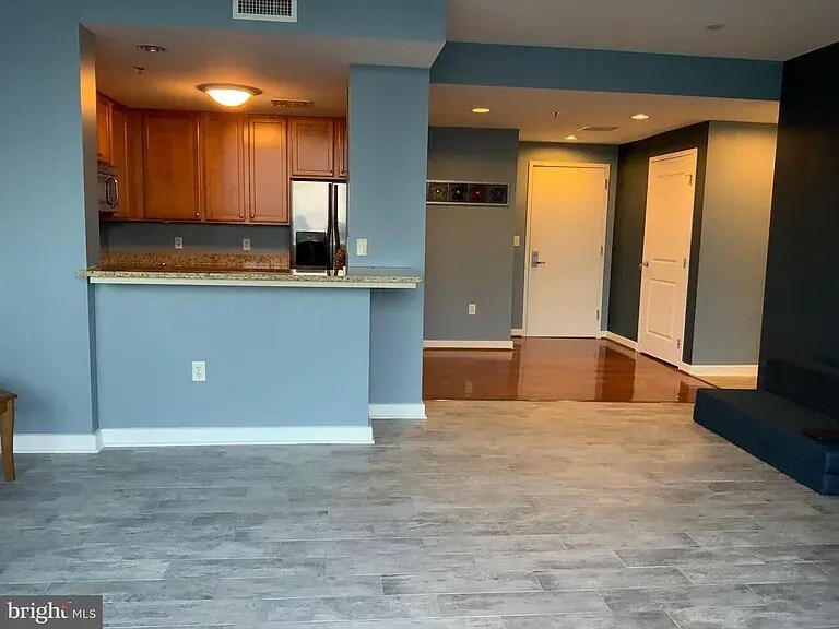 Building Photo - 105 Christina Landing Dr