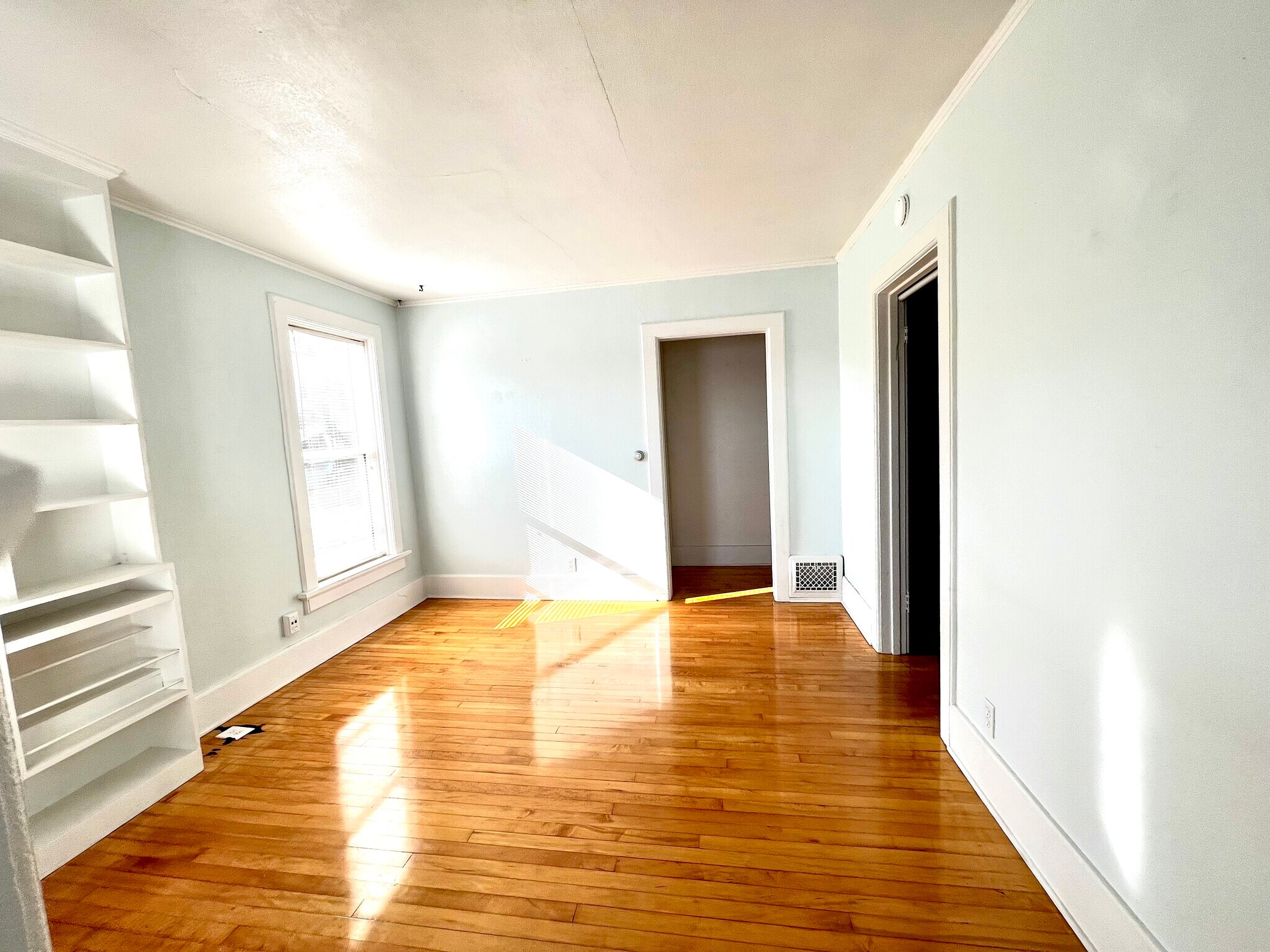 Bright and sunny living room - 319 N Lake Rd