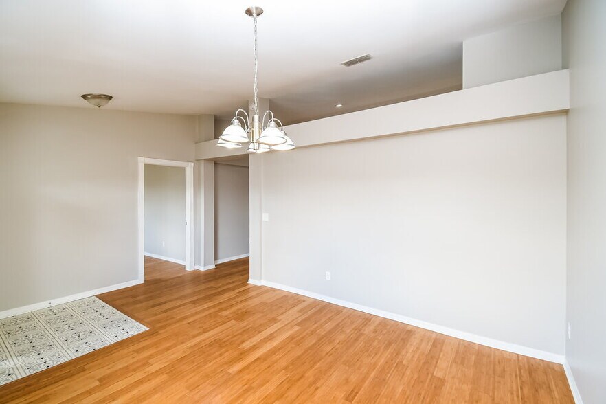 Building Photo - 3016 Golden Pond Blvd