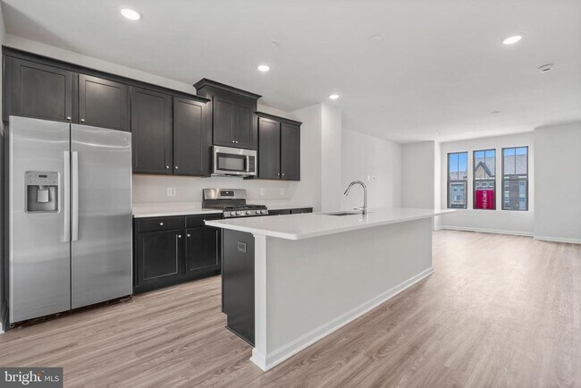 Building Photo - 12606 BRANCH HOLLOW Ln