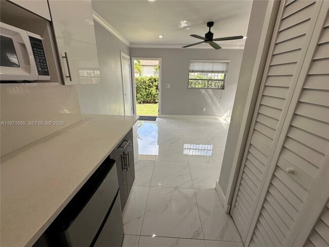 Building Photo - 3035 SW 27th Terrace