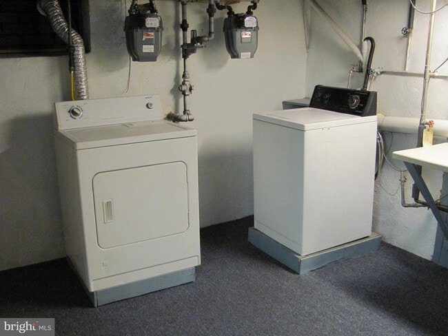 Building Photo - 516 Morgan Ave