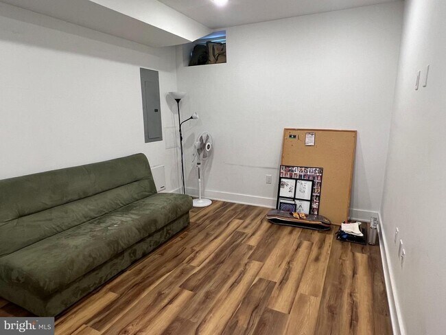 Building Photo - 1431 N 28th St