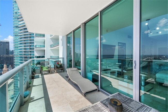 Building Photo - 900 Biscayne Blvd