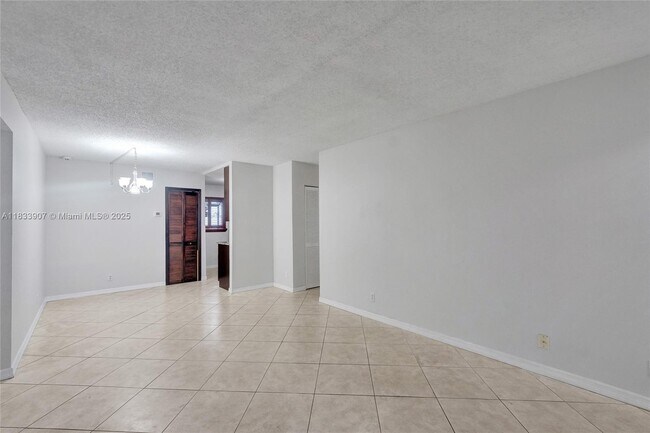 Building Photo - 106 Gardens Dr