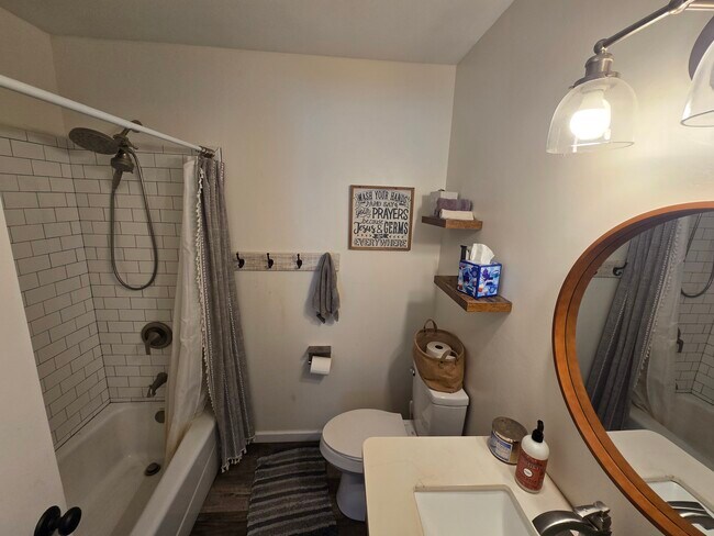 Building Photo - 3940 Silver Leaf Dr